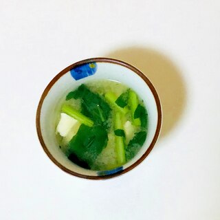ワサビ風味の小松菜の豆腐味噌汁
